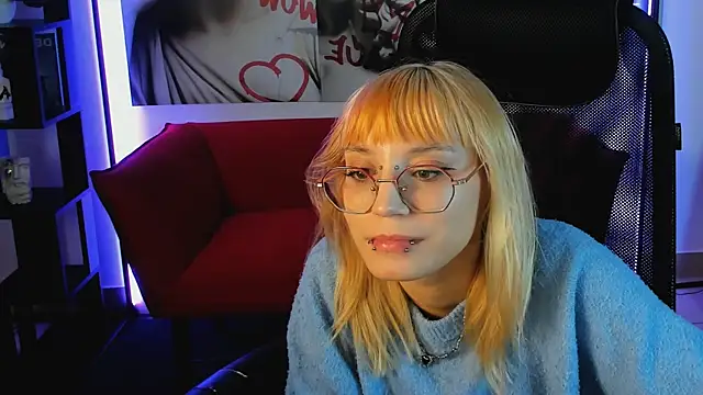 ReminaMeow online show from July 13, 1:45 pm