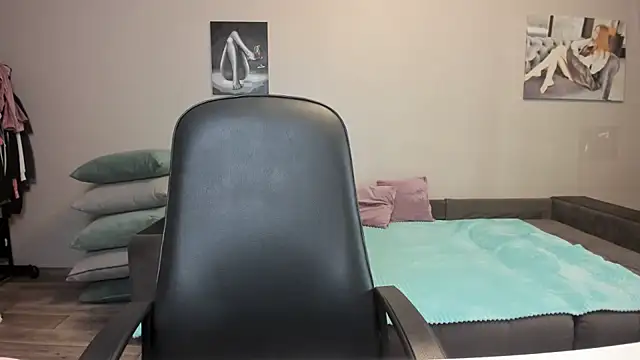 Linda Mur online show from July 28, 2:13 pm