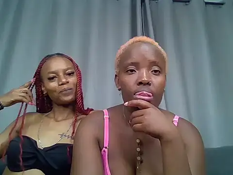 Pinkysmiles online show from July 13, 11:27 pm