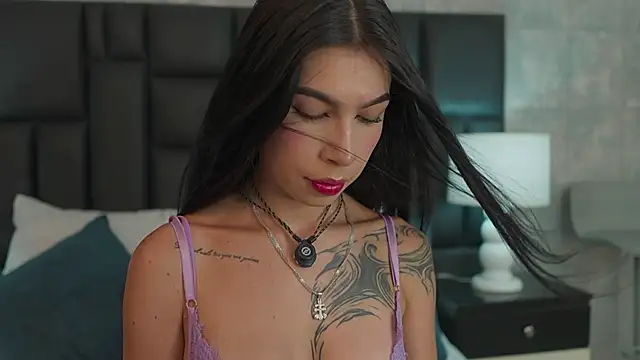 RoxyReinn online show from July 16, 8:02 pm
