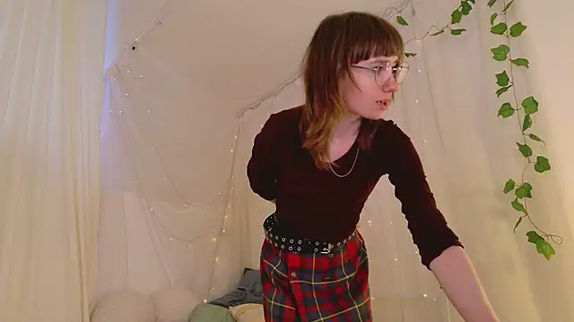 Naomi Evermore online show from July 14, 5:45 am
