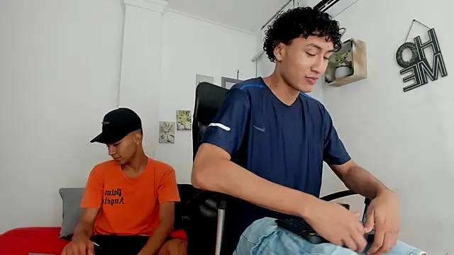 jeanspooll online show from July 20, 1:46 pm