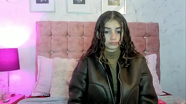 Katalina Laurent online show from July 29, 11:32 am