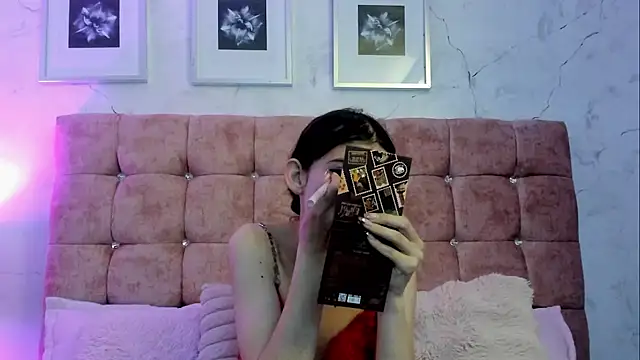 Katalina Laurent online show from July 23, 11:29 am