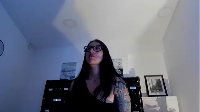 ZarayFeet  online show from July 15, 7:18 pm