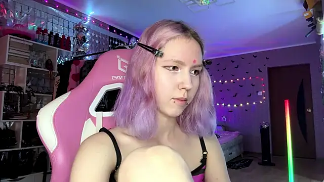 lonely bunny online show from July 22, 2:40 pm