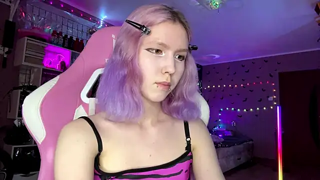 lonely bunny online show from July 20, 2:52 pm