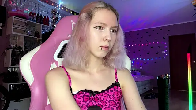 lonely bunny online show from July 26, 3:31 pm