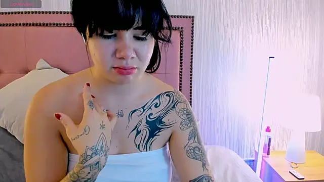 LinaBlack  online show from July 26, 2:19 am