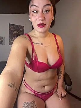 LucyBloom  online show from July 22, 1:45 pm