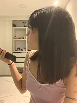 ruemi rose online show from July 30, 2:12 am