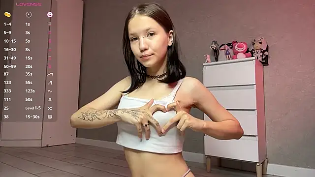 CarolaLuczynski online show from July 16, 11:15 am