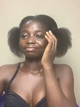 petiteebonyxx online show from July 30, 12:55 am