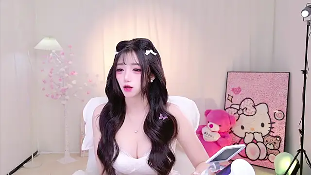 susumillie  online show from July 24, 7:06 am