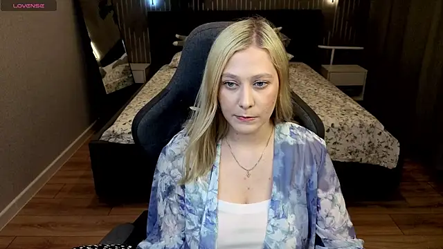 AmeliaxCandy online show from July 28, 2:13 pm