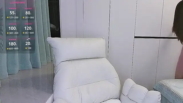 MOLi-ooo online show from July 18, 1:13 pm