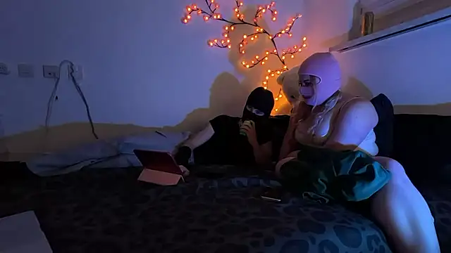 UnknownLovers online show from July 27, 9:34 pm