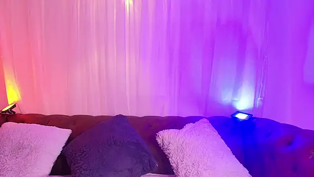 MiaLuxee  online show from July 27, 12:35 pm