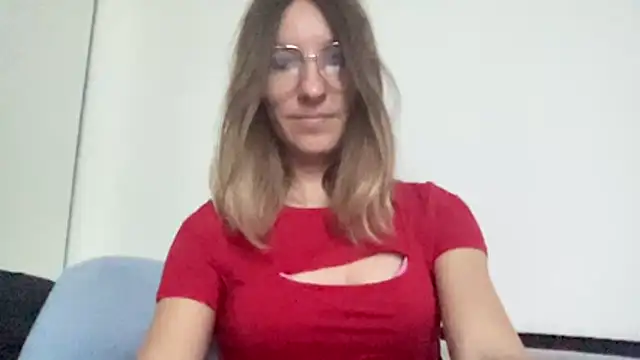 quirkyquinn online show from July 21, 6:30 pm