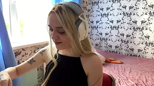 AriaArina online show from July 19, 1:24 pm
