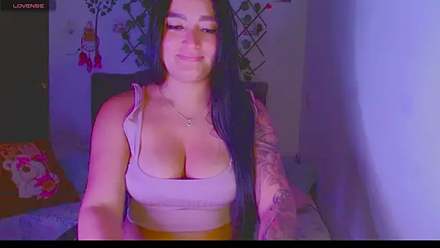 Allisson  22 online show from July 19, 2:25 am