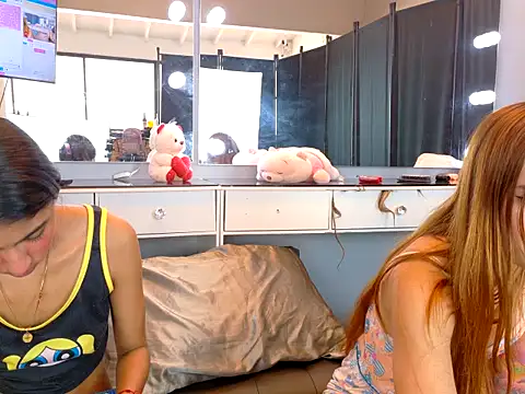strawberrymia69 online show from July 28, 1:10 pm