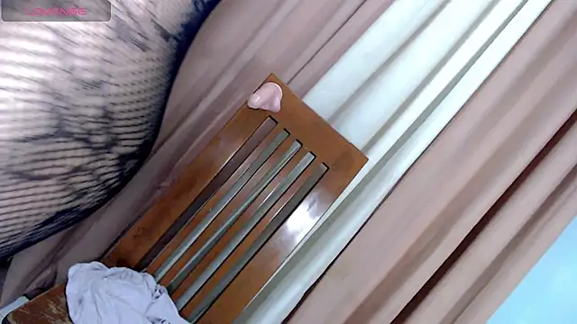 yourslutty girl69 online show from July 28, 2:31 am