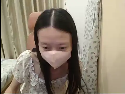 Lil-Cherry online show from July 27, 4:15 pm