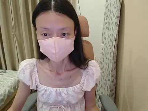 Lil-Cherry online show from July 16, 2:10 pm