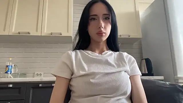 IsabellaQiueen online show from July 19, 1:35 pm