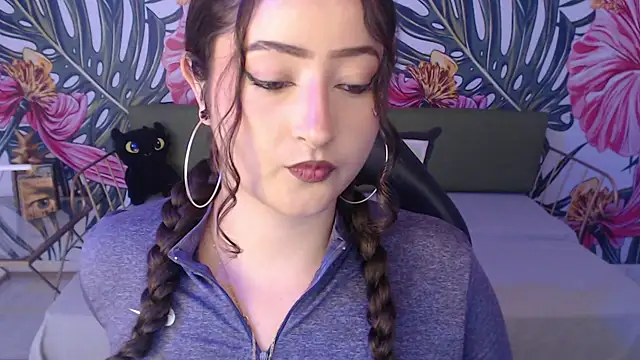 Rebeca dreams online show from July 23, 8:50 pm
