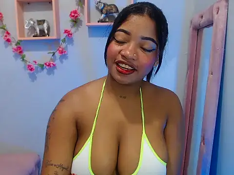 LatinBrunette1 online show from July 20, 9:59 pm