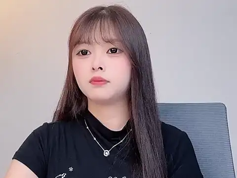 Winnie005 online show from July 17, 4:06 am