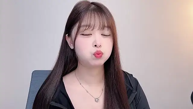 Winnie005 online show from July 26, 3:14 am