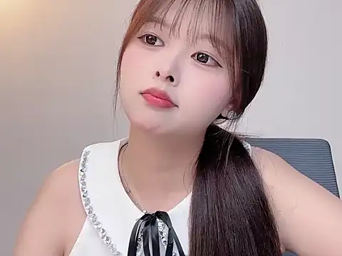 Winnie005 online show from July 20, 4:37 am
