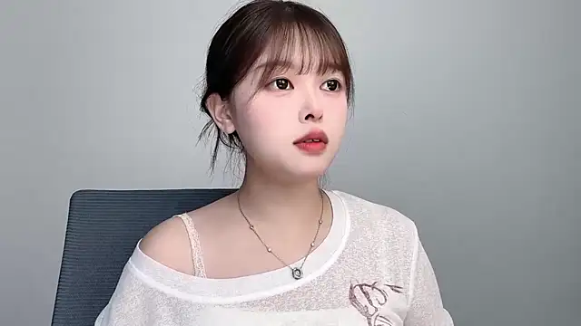 Winnie005 online show from July 27, 3:25 am