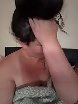 CurvyScarlett69xx online show from July 26, 8:11 am
