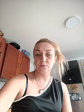 adri smoke online show from July 28, 7:39 pm
