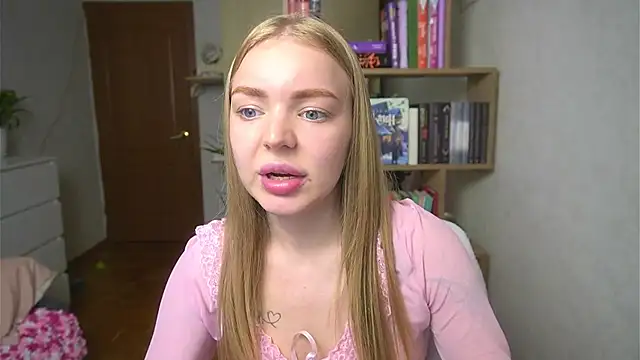 Emilyemmi online show from July 28, 12:59 pm