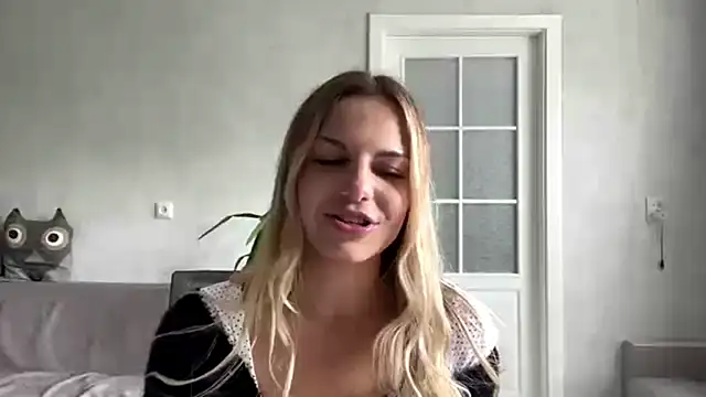 LaraineDomebo online show from July 20, 10:39 am