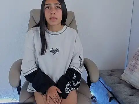 Dafne girl4u online show from July 16, 11:48 am