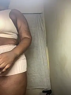 Suzzylove26 online show from July 21, 10:43 pm