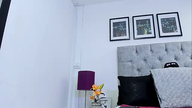 ChloeBliss  online show from July 18, 7:27 pm