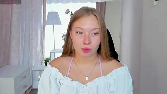 Coraline Clark online show from July 20, 9:56 am