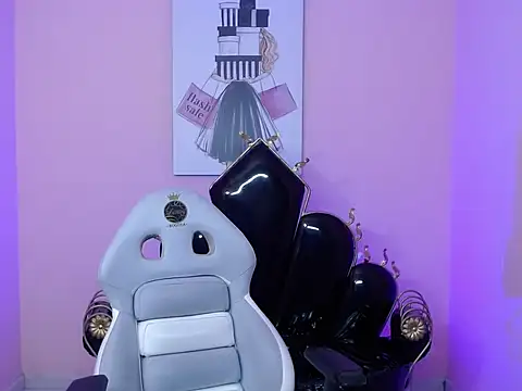 Nahomi xxx online show from July 17, 4:17 am