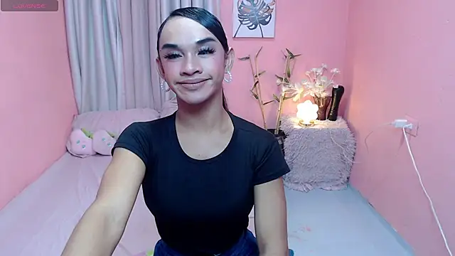 VivienneLuxe online show from July 21, 10:49 am