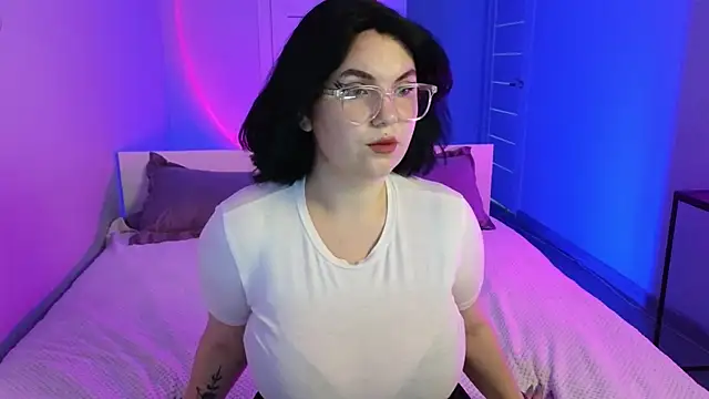 BellaGotze online show from July 27, 6:21 am