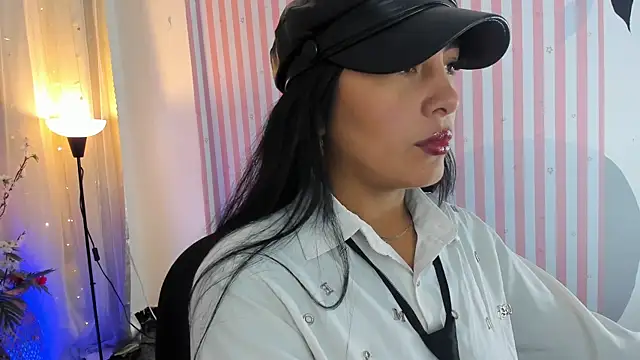YourAmaradoll online show from July 23, 3:31 pm