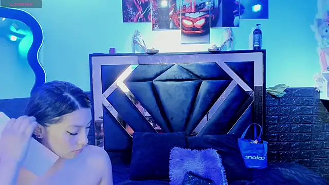 Nicky Jen online show from July 22, 3:29 am