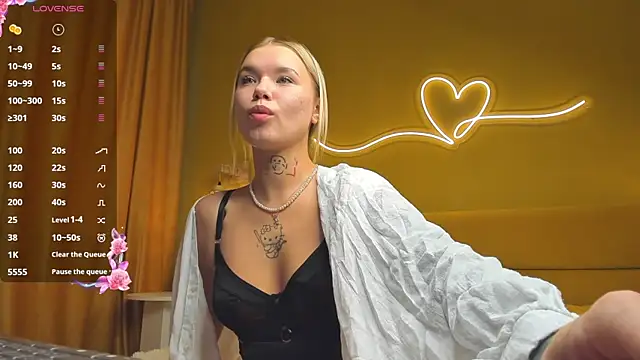 AmoreLune online show from July 25, 1:23 am